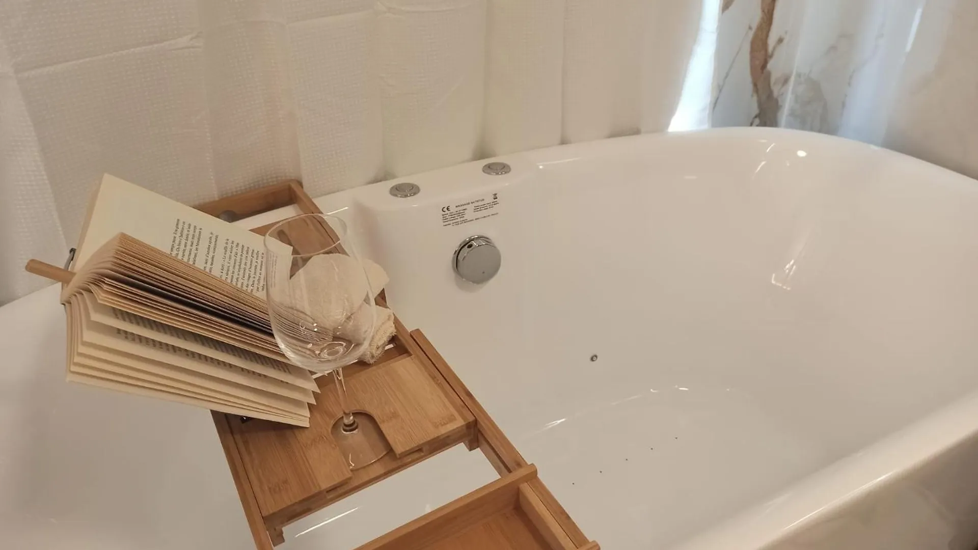 Elegant Avec Baignoire 아파트 파리