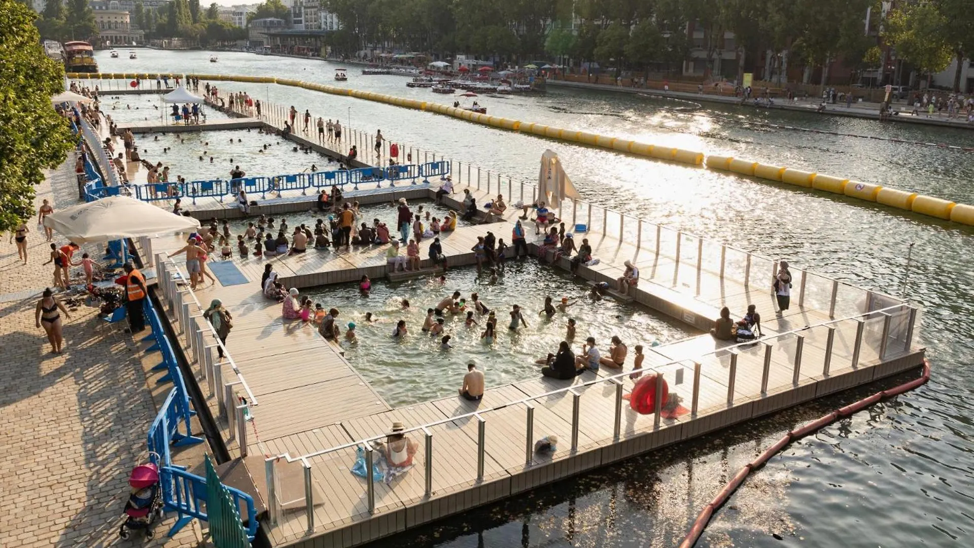Elegant Avec Baignoire Lägenhet