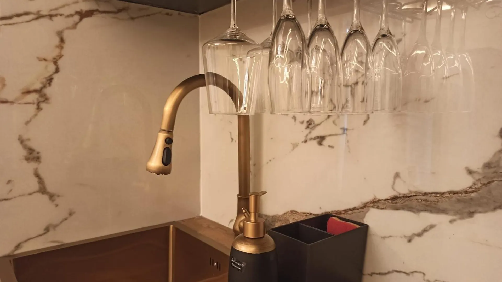 Apartment Elegant Avec Baignoire *